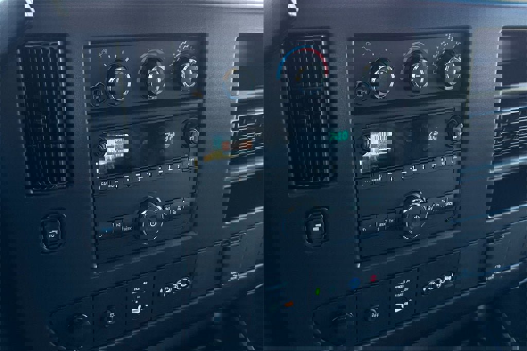 New 2025 Chevrolet Express 2500 w/ Enhanced Convenience Package image 20