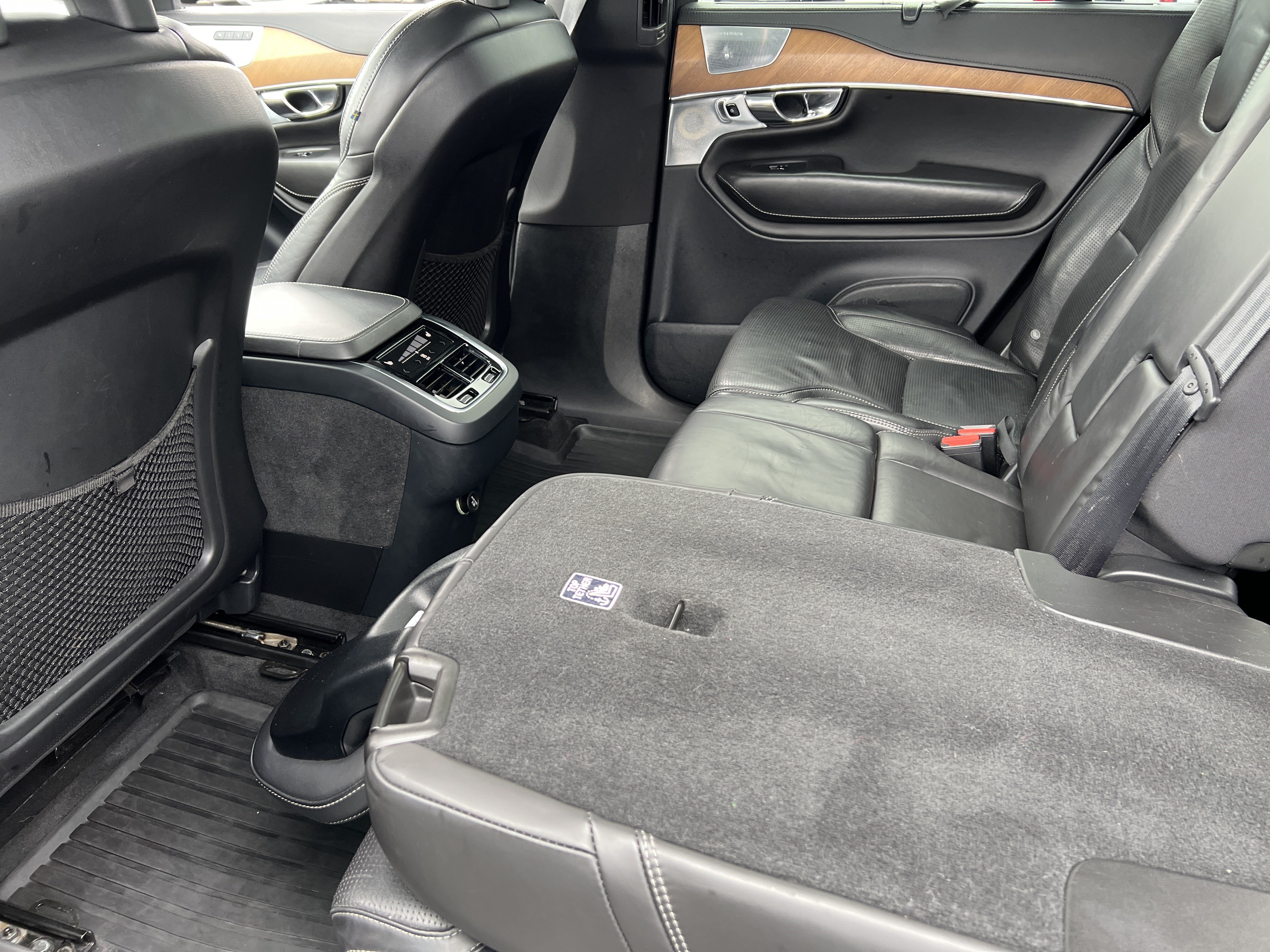 Used 2016 Volvo XC90 T6 Inscription w/ Vision Package AWD/4WD image 17