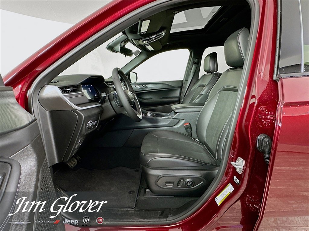 New 2025 Jeep Grand Cherokee L Altitude image 32