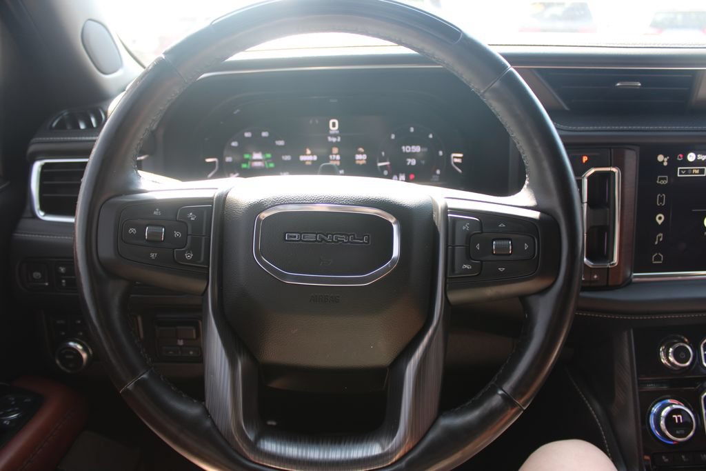 Used 2023 GMC Yukon Denali Ultimate w/ LPO, Floor Liner Package AWD/4WD image 39