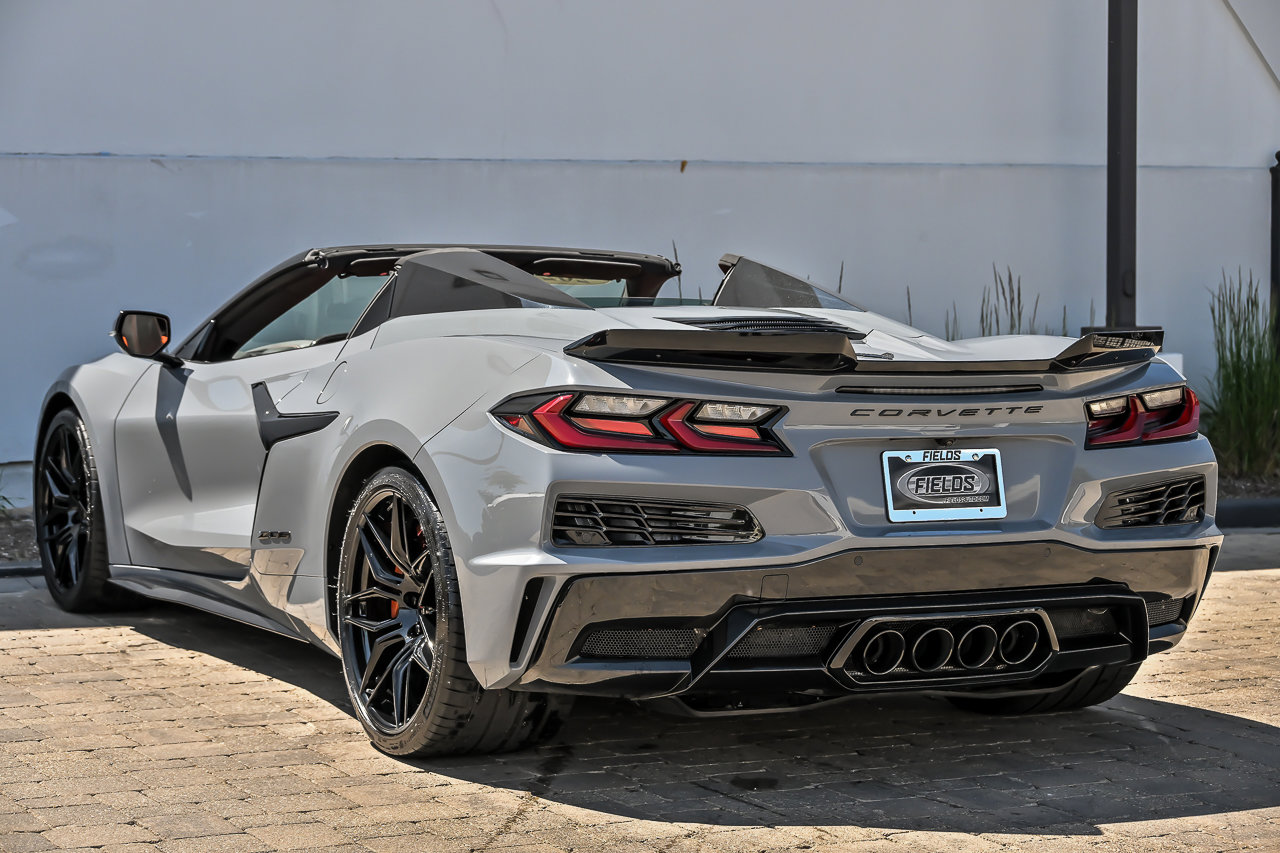 Used 2025 Chevrolet Corvette Z06 w/ Stealth Interior Trim Package RWD image 10