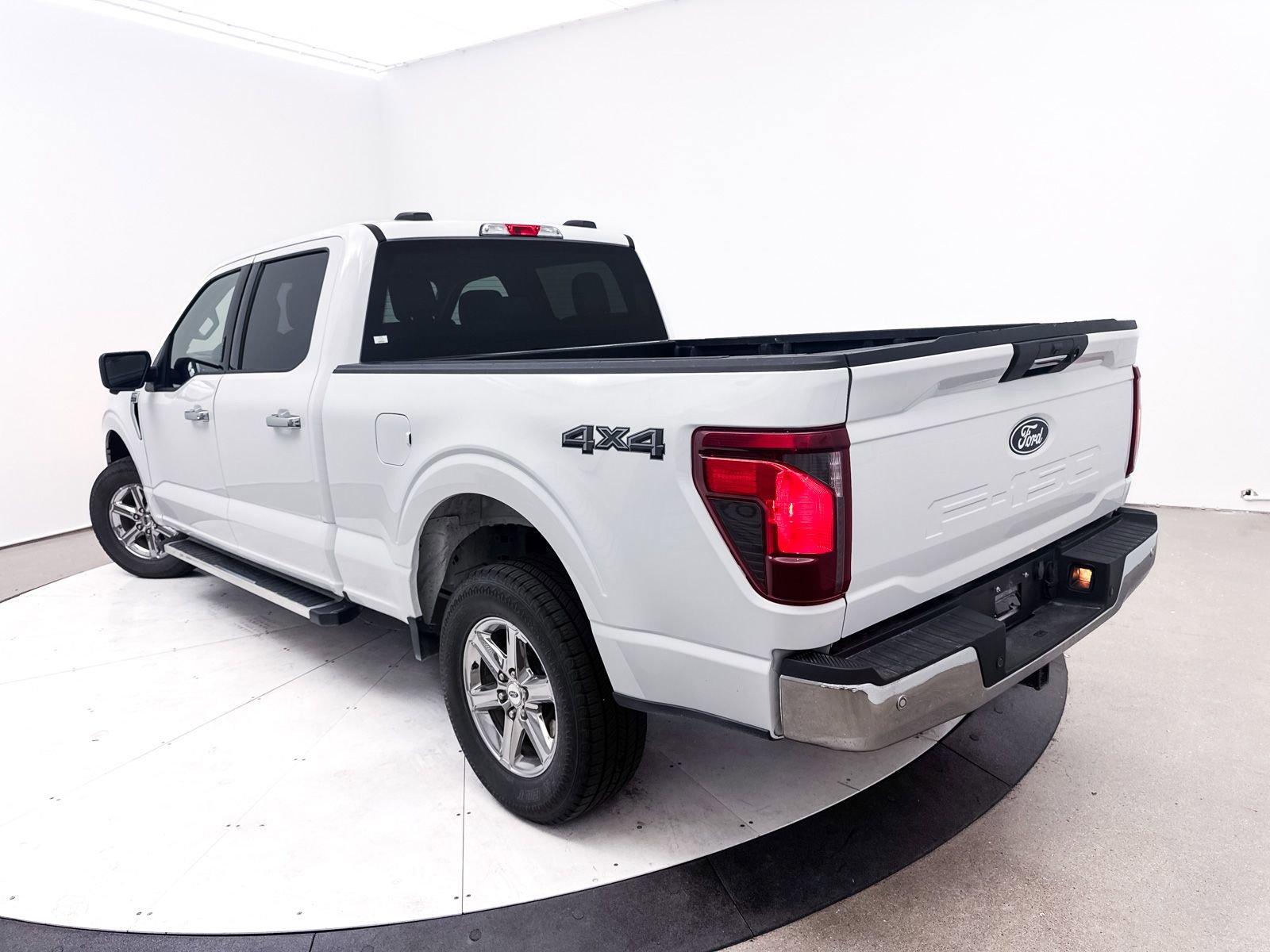 Used 2024 Ford F150 XLT w/ Tow/Haul Package AWD/4WD image 2