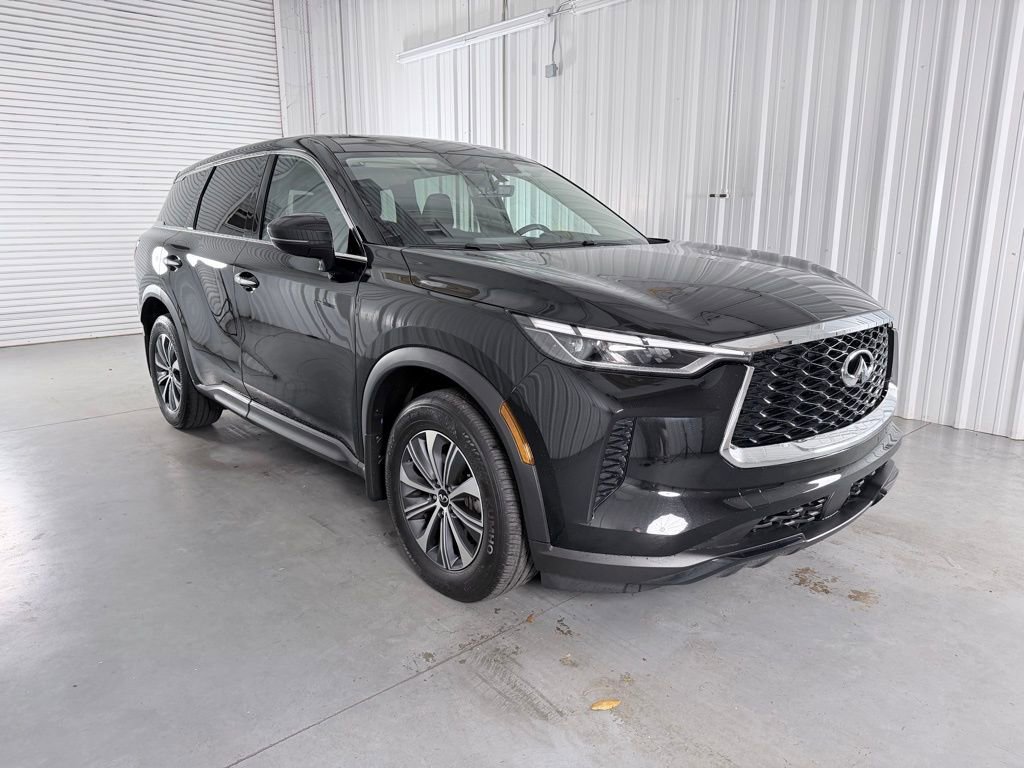 Certified 2025 INFINITI QX60 Pure image 3