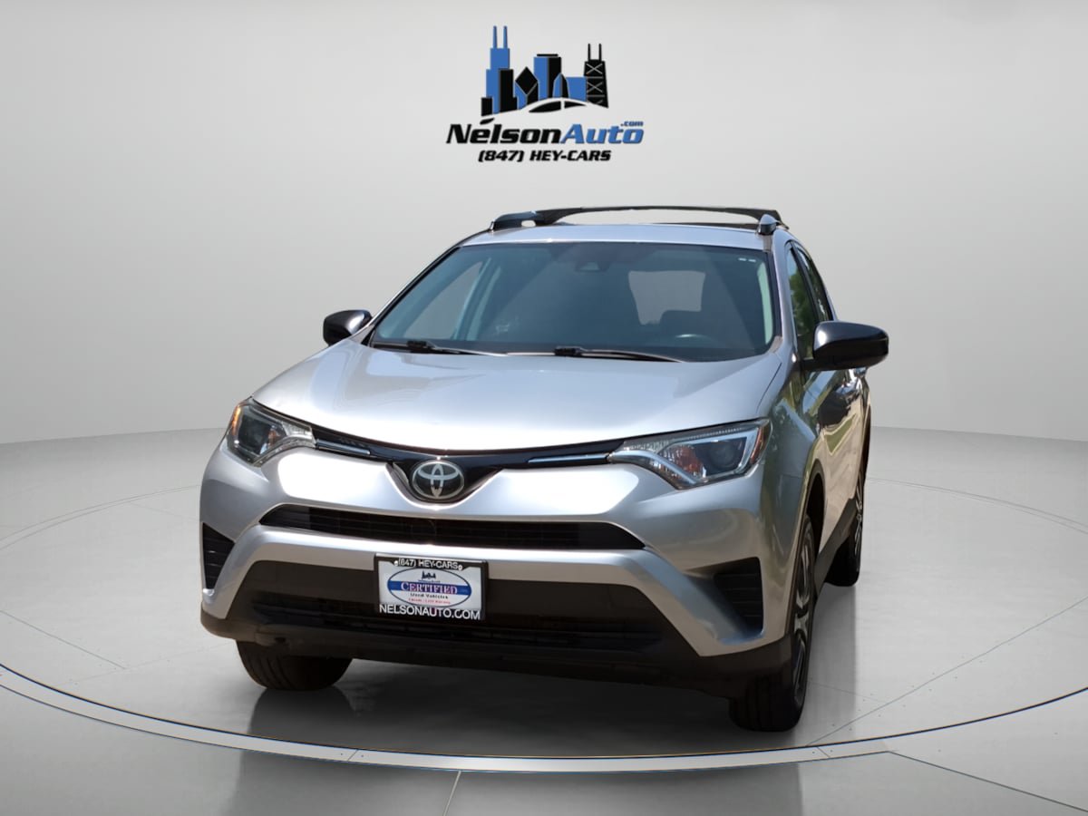 Used 2018 Toyota RAV4 LE FWD image 11