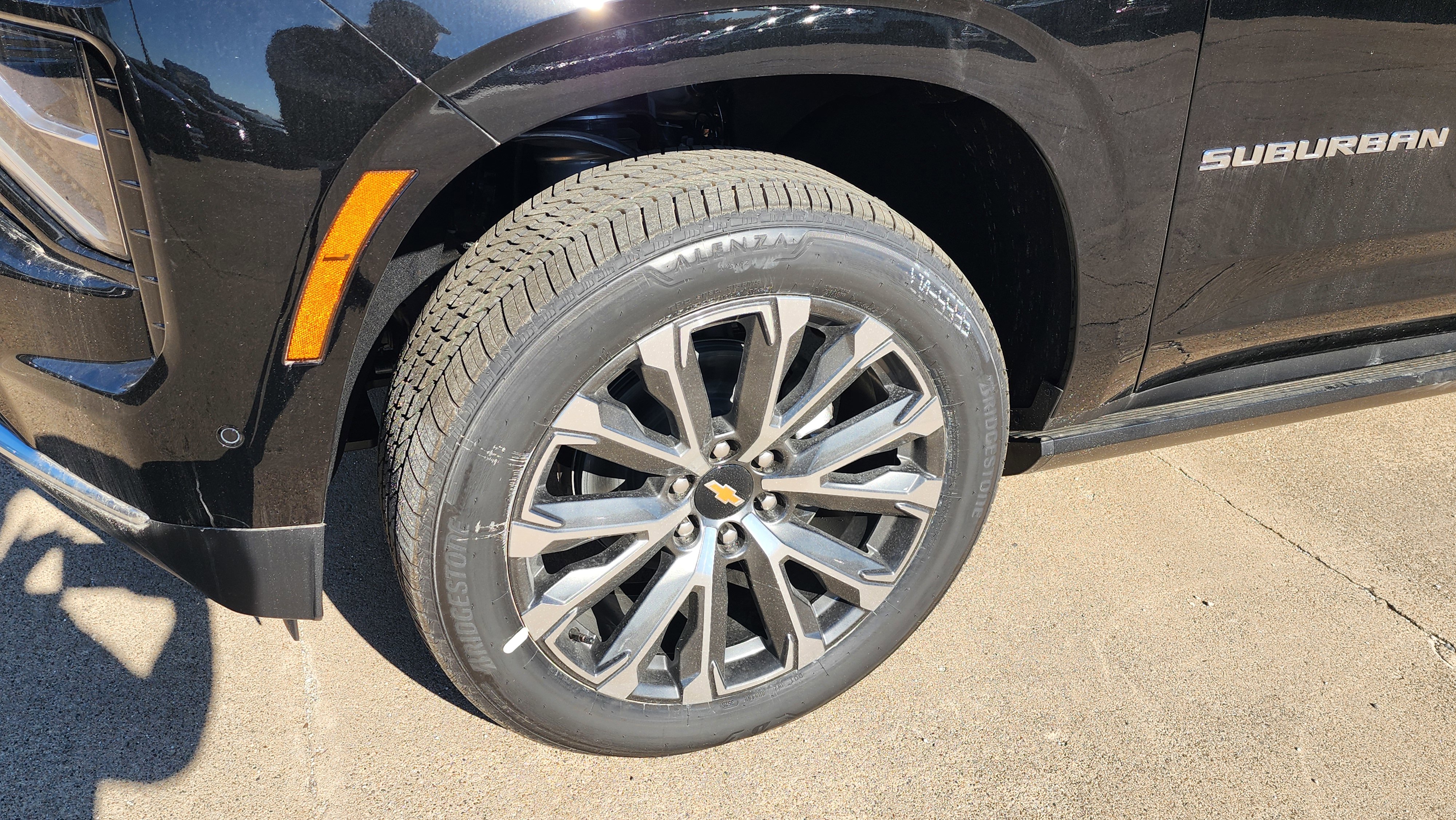 New 2026 Chevrolet Suburban High Country image 9