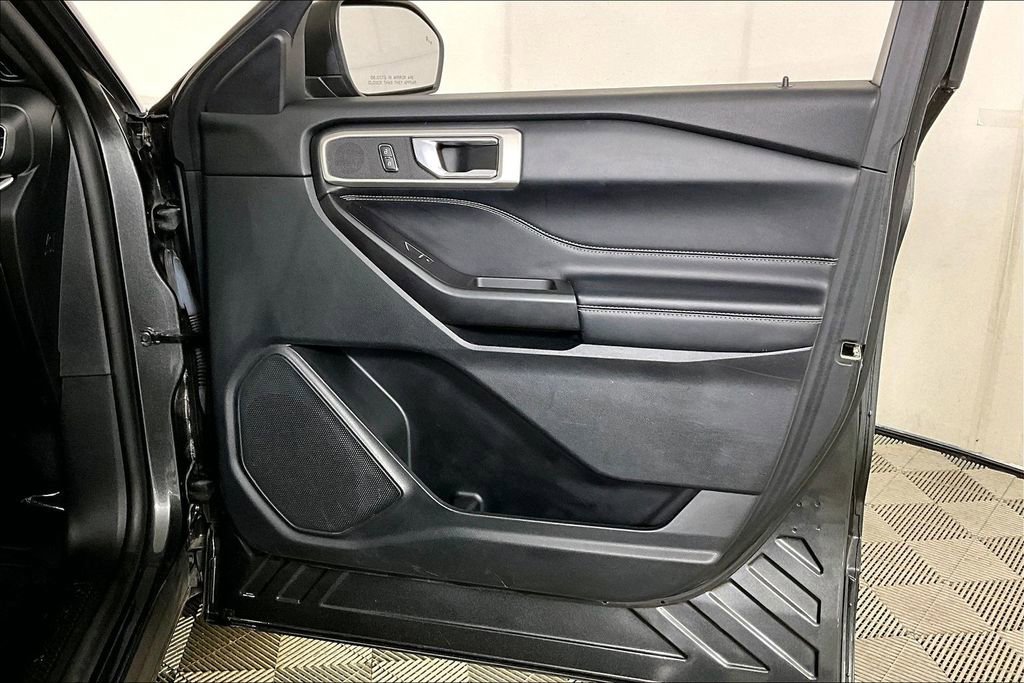 Used 2020 Ford Explorer XLT w/ Equipment Group 202A image 24