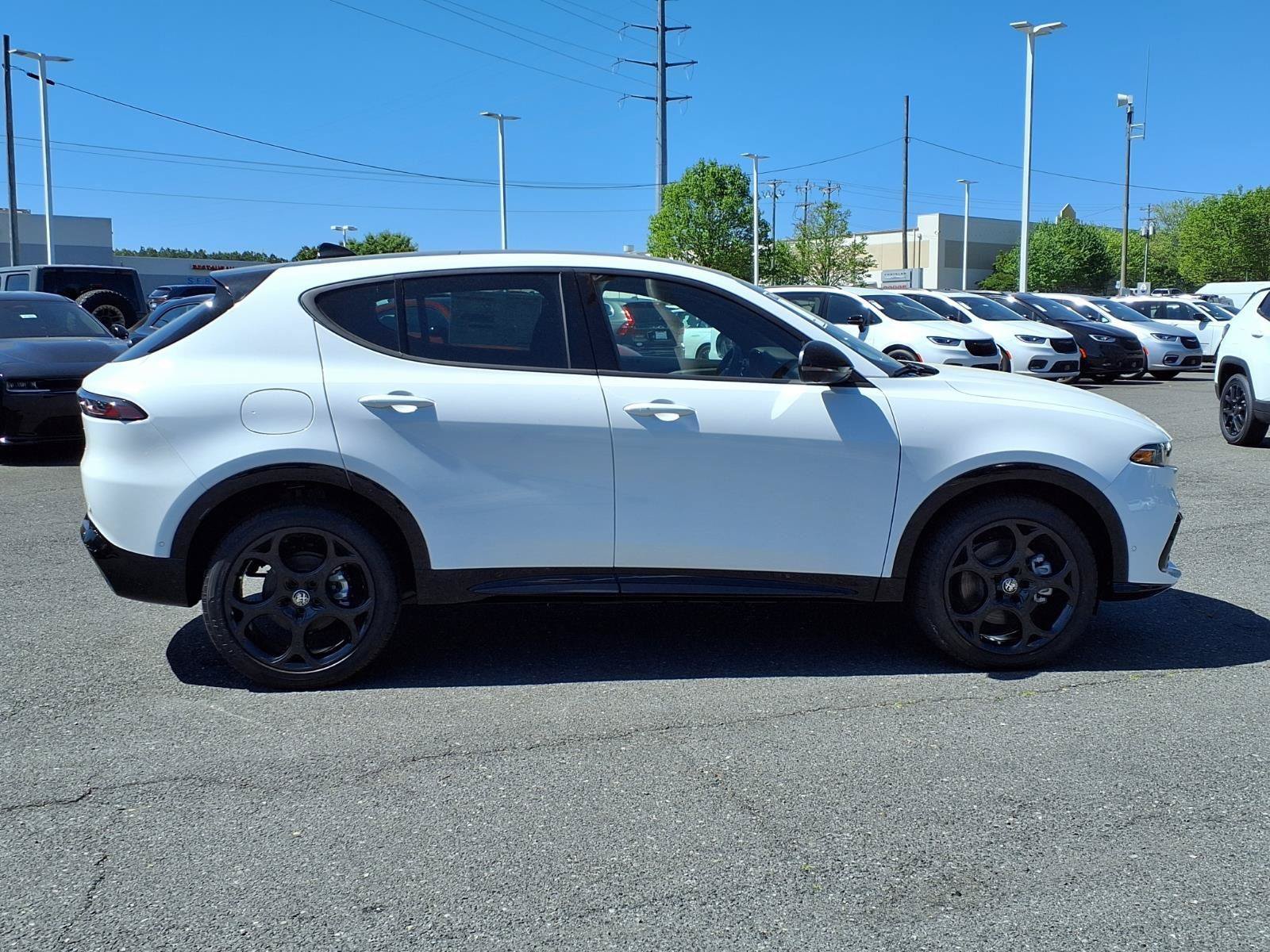 New 2026 Alfa Romeo Tonale w/ Active Assist Package AWD/4WD image 10
