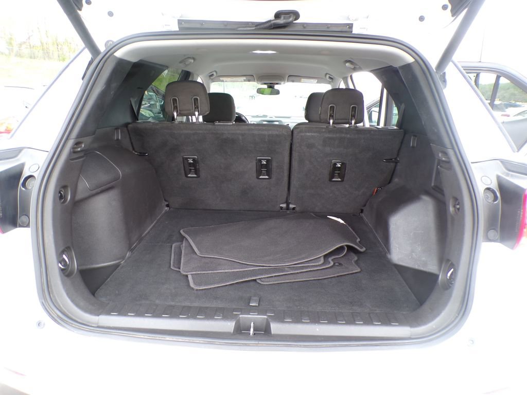 Used 2018 Chevrolet Equinox LT FWD image 17