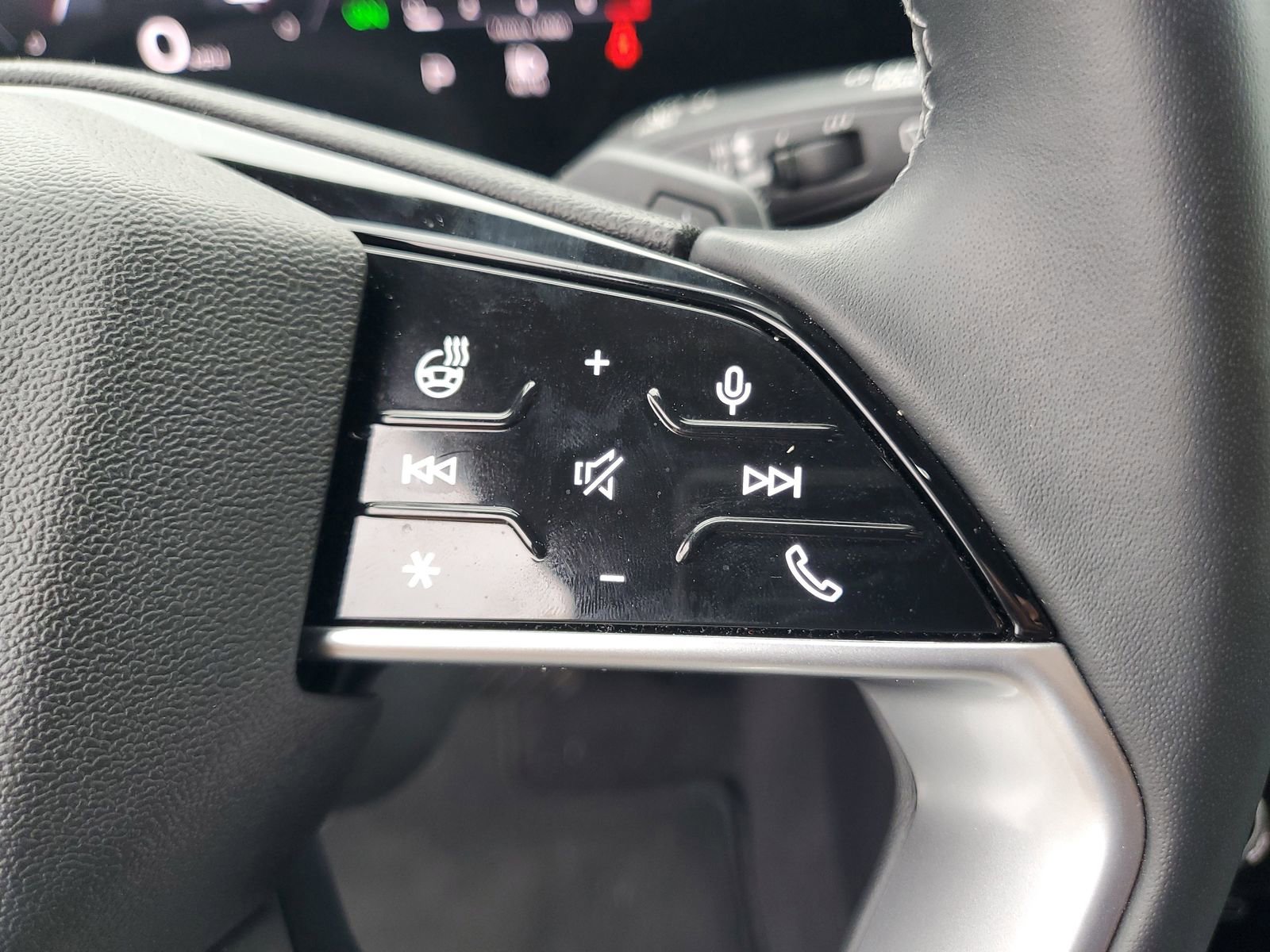 Used 2025 Audi Q5 Premium w/ Convenience Package image 25