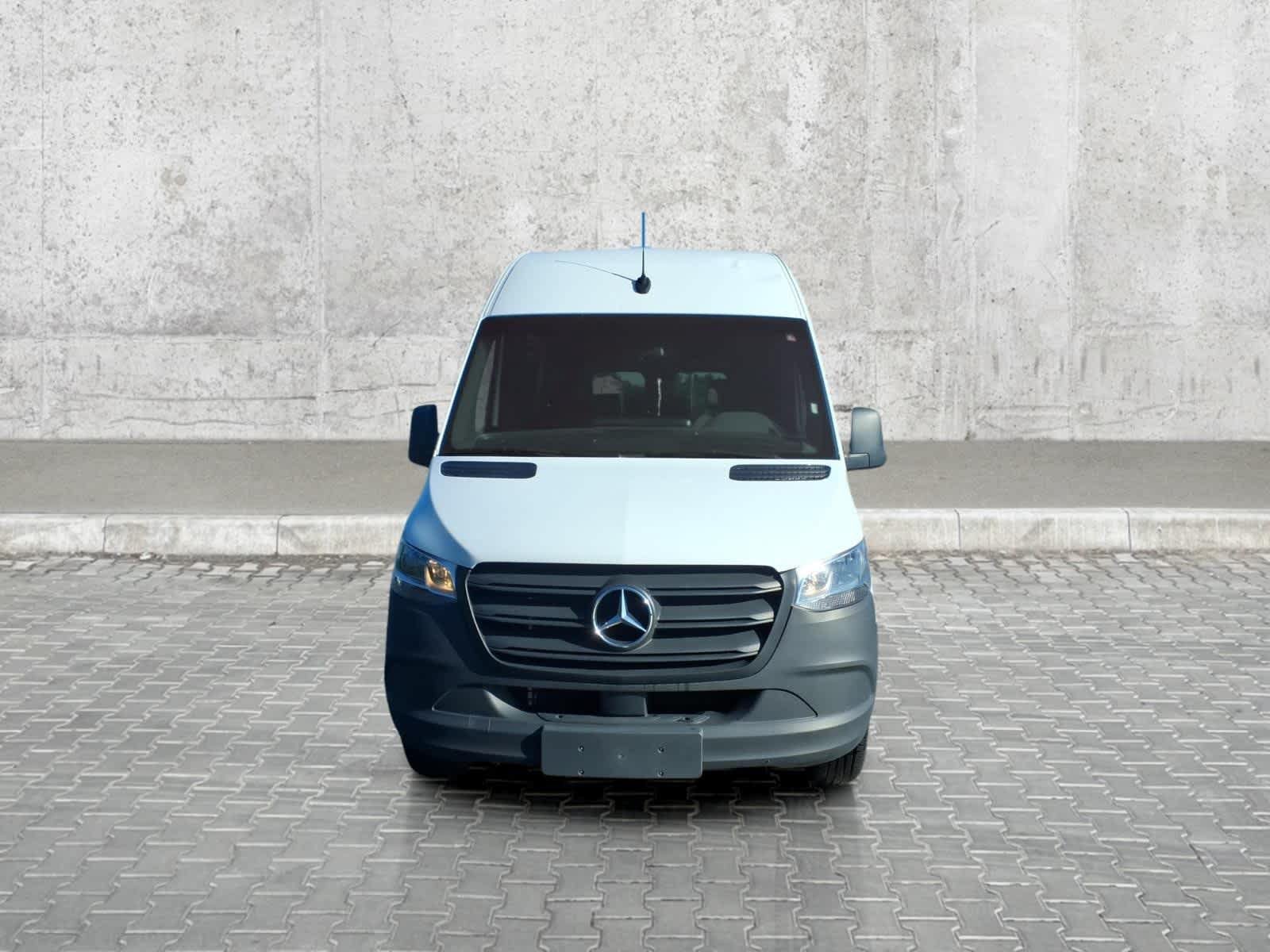 Used 2024 Mercedes-Benz Sprinter 2500 image 3