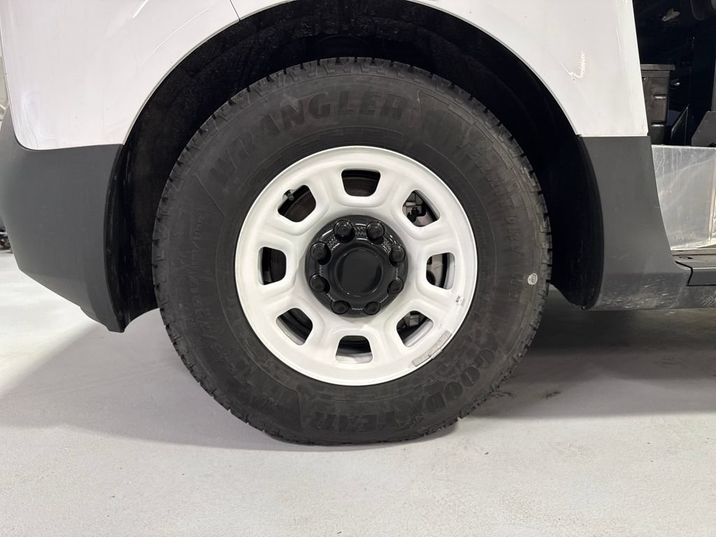 Used 2024 Chevrolet Brightdrop 600 w/ Commercial Equipment Package AWD/4WD image 31