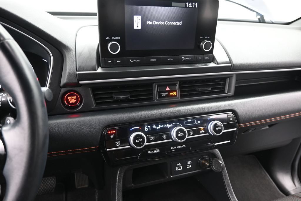 Used 2025 Honda Pilot Sport image 26