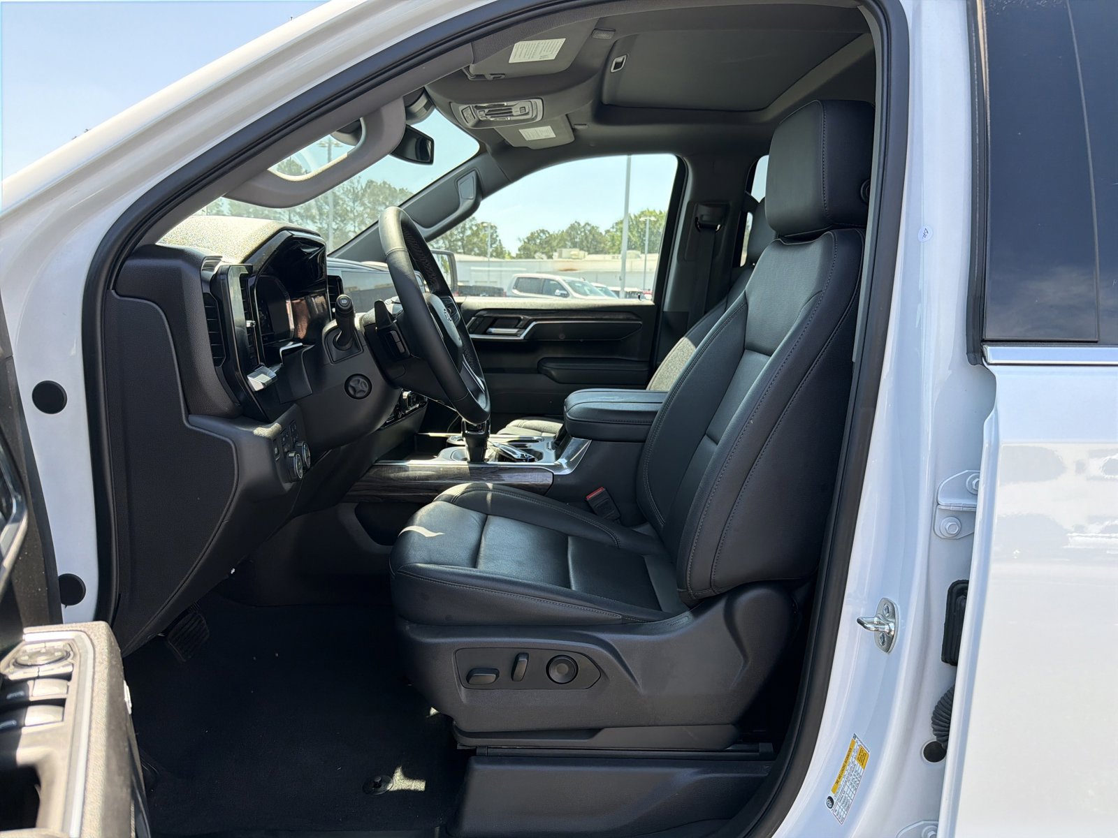 Used 2025 Chevrolet Silverado 1500 LTZ w/ LTZ Premium Texas Edition image 14