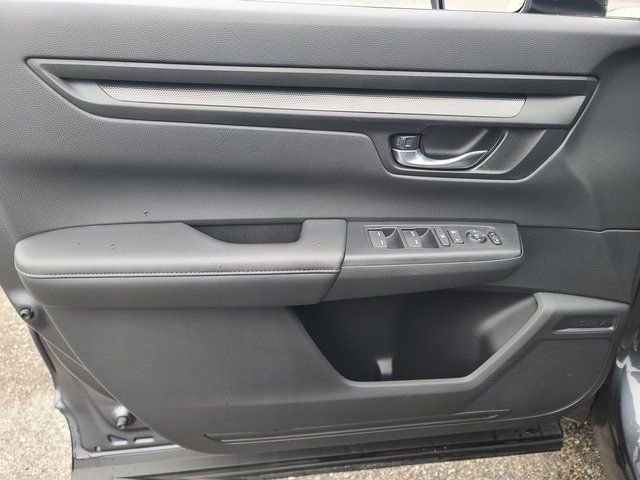 Used 2025 Honda CR-V LX image 8