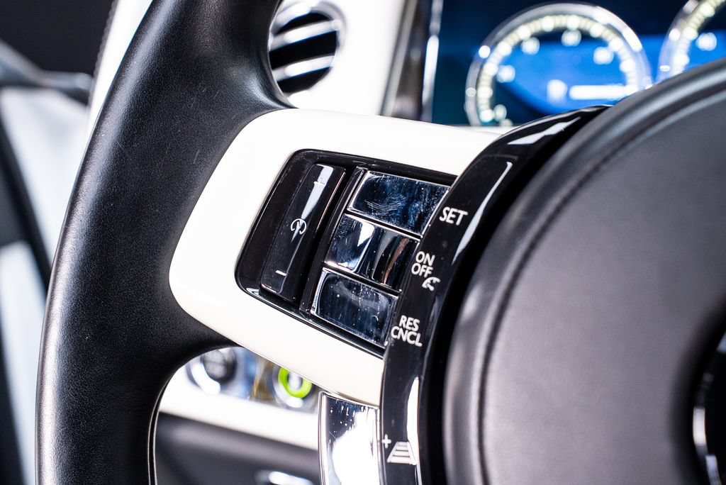 Used 2019 Rolls-Royce Phantom Sedan RWD image 37