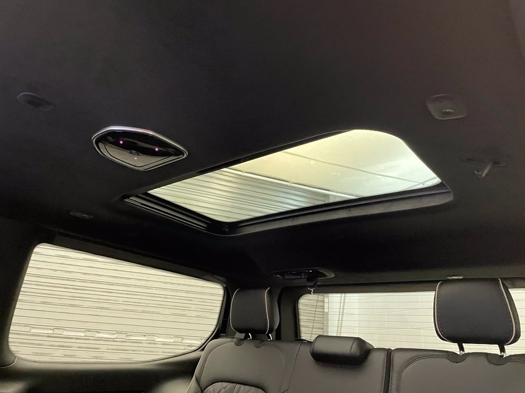 New 2026 Jeep Grand Wagoneer Summit AWD/4WD image 27