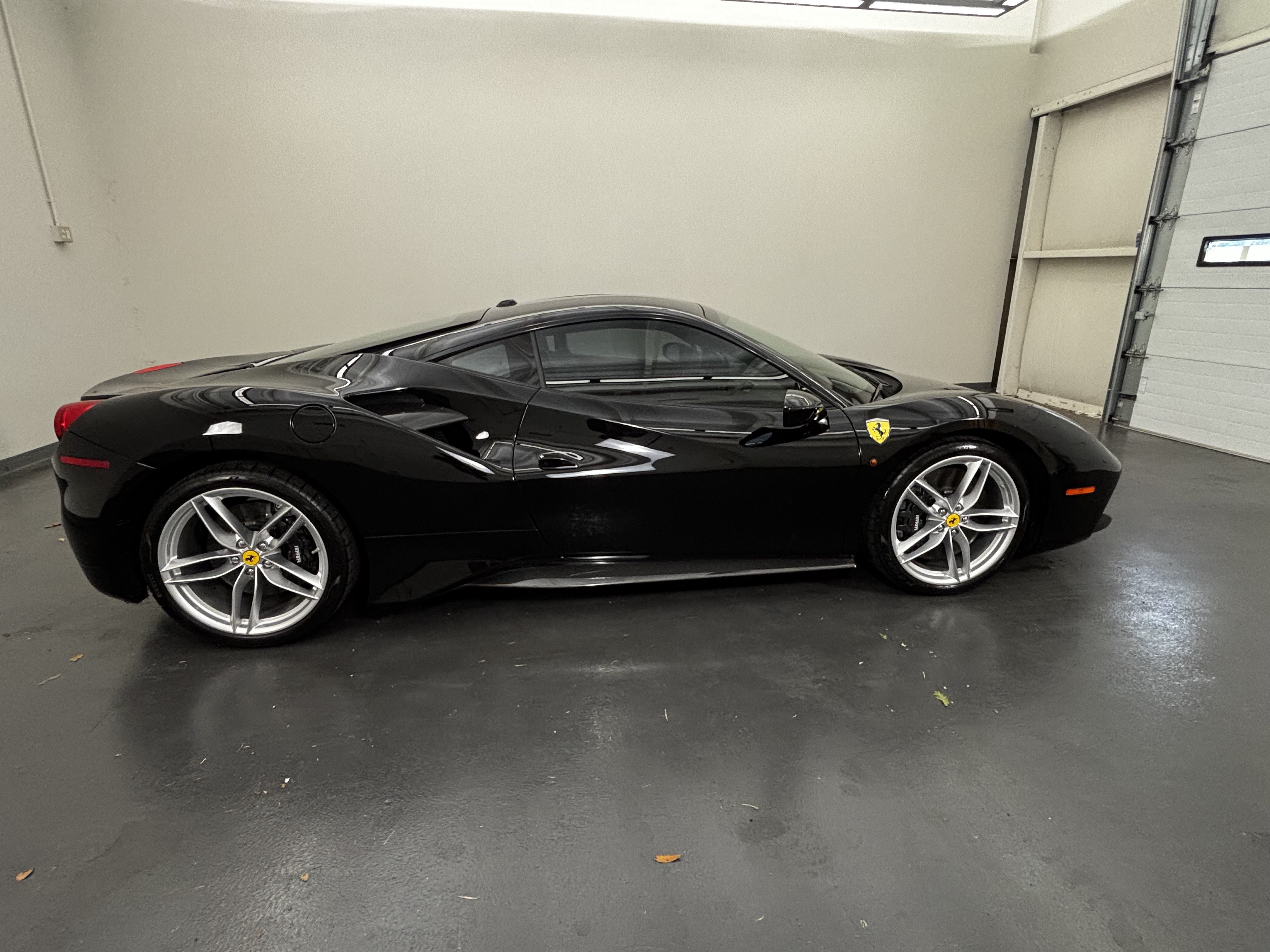 Used 2016 Ferrari 488 GTB RWD image 10