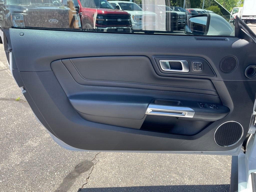 Used 2020 Ford Mustang GT Premium w/ GT Performance Package RWD image 16