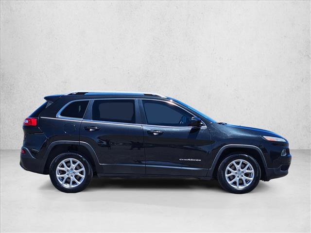 Used 2015 Jeep Cherokee Latitude w/ Comfort/Convenience Group AWD/4WD image 4