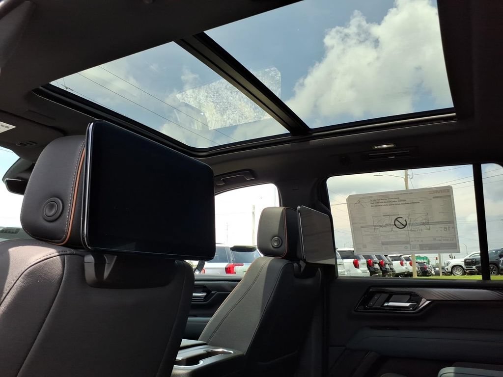 New 2026 GMC Yukon AT4 w/ AT4 Premium Plus Package AWD/4WD image 16