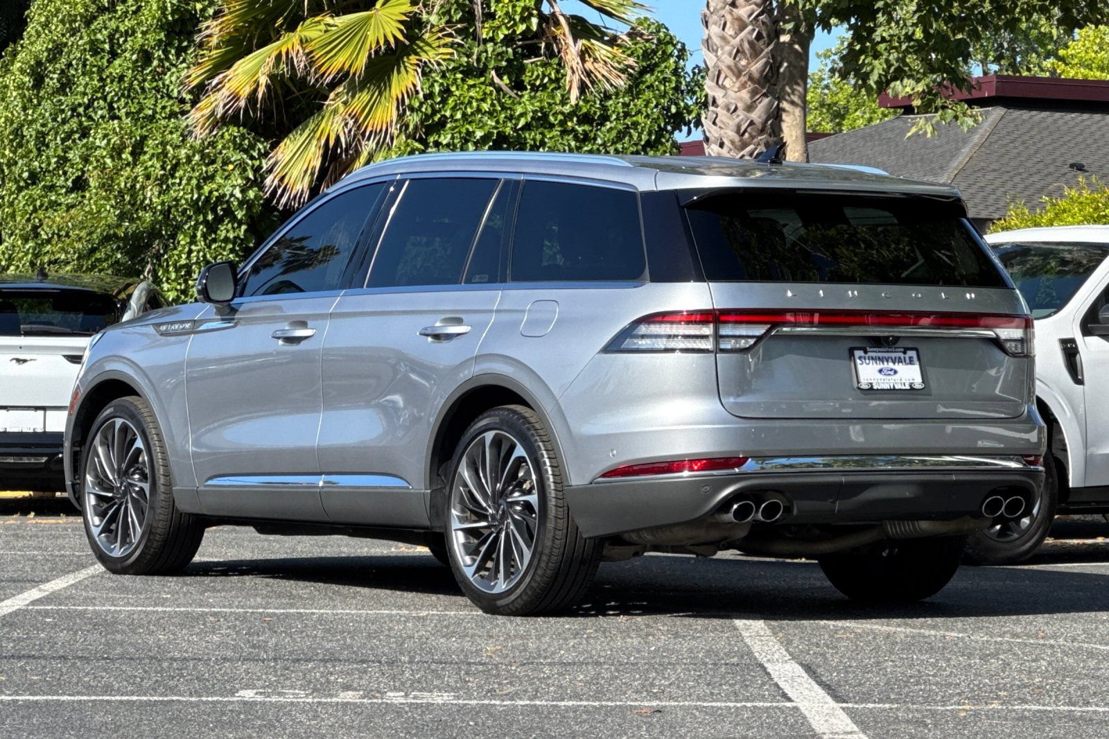 Used 2021 Lincoln Aviator Reserve w/ Equipment Group 202A AWD/4WD image 6