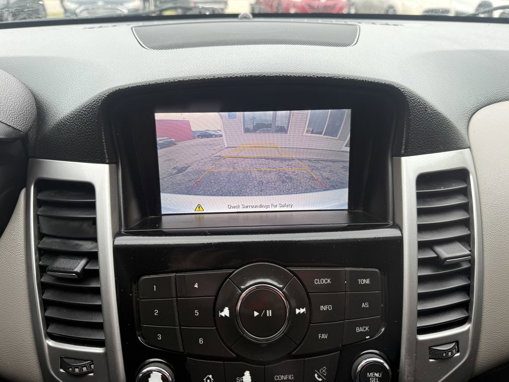 Used 2015 Chevrolet Cruze LT FWD image 19