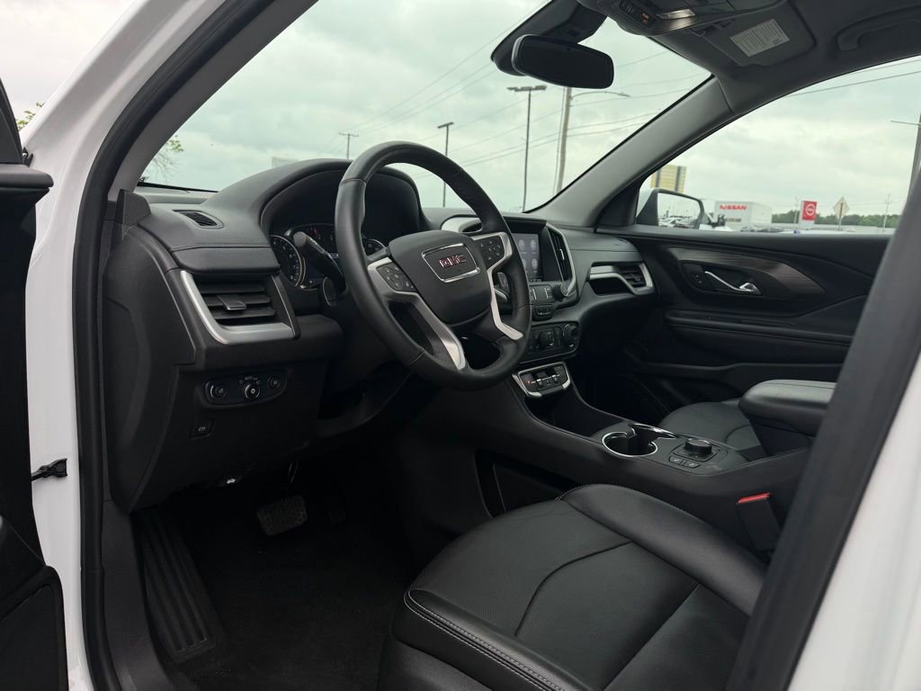 Used 2024 GMC Terrain SLT AWD/4WD image 11
