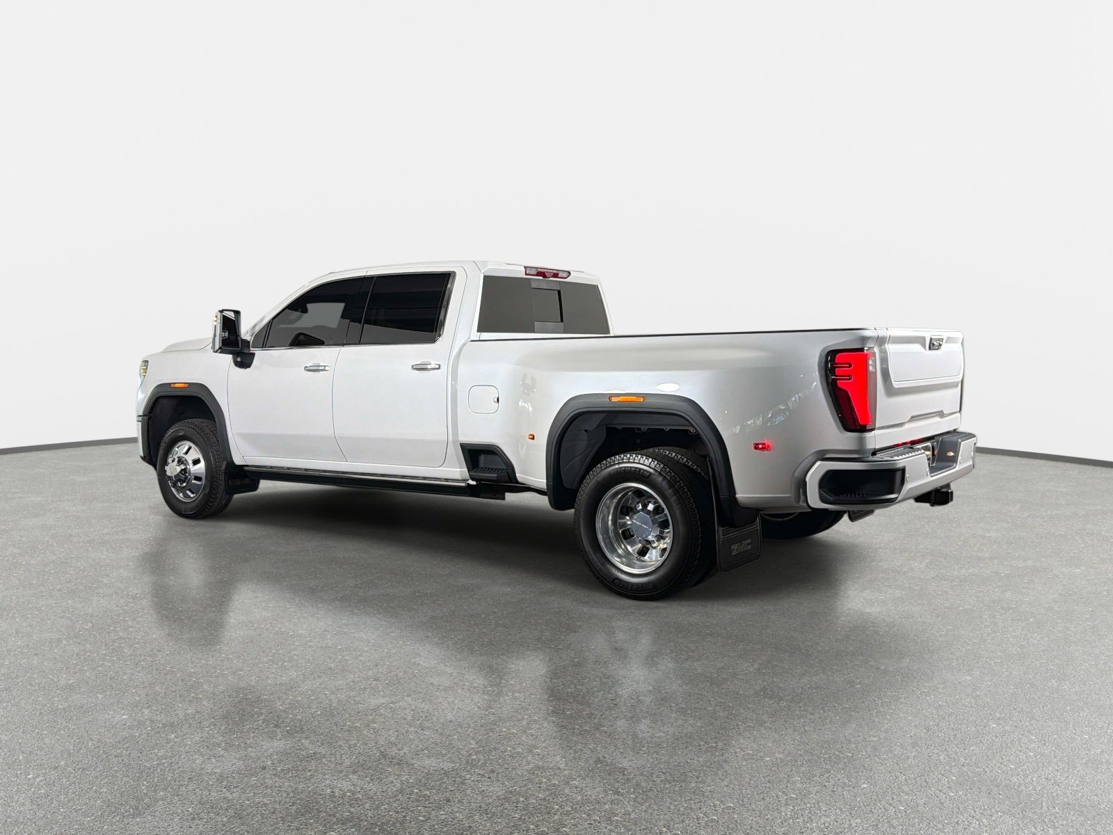Used 2025 GMC Sierra 3500 Denali Ultimate AWD/4WD image 5