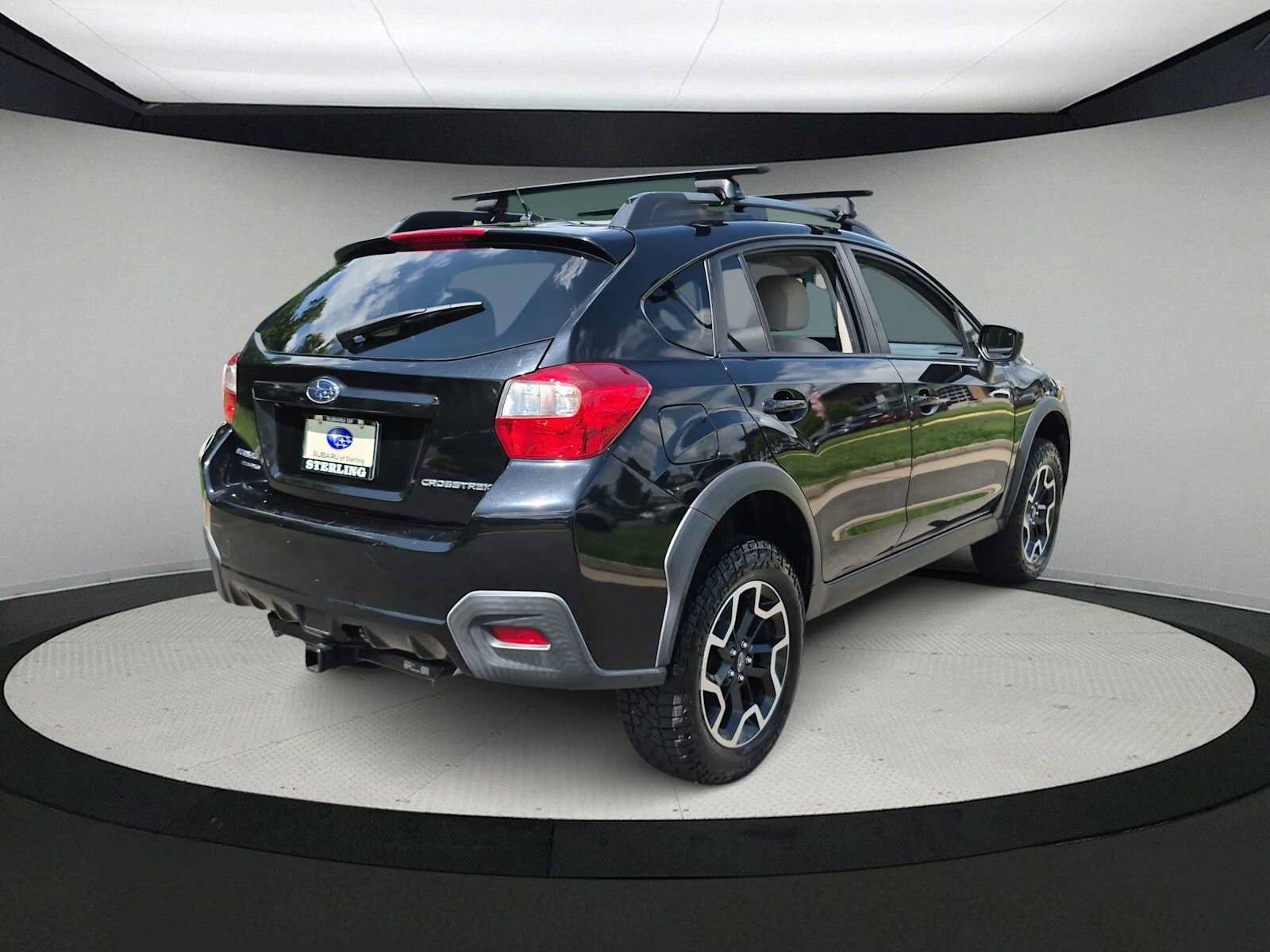 Used 2017 Subaru Crosstrek 2.0i Premium AWD/4WD image 8