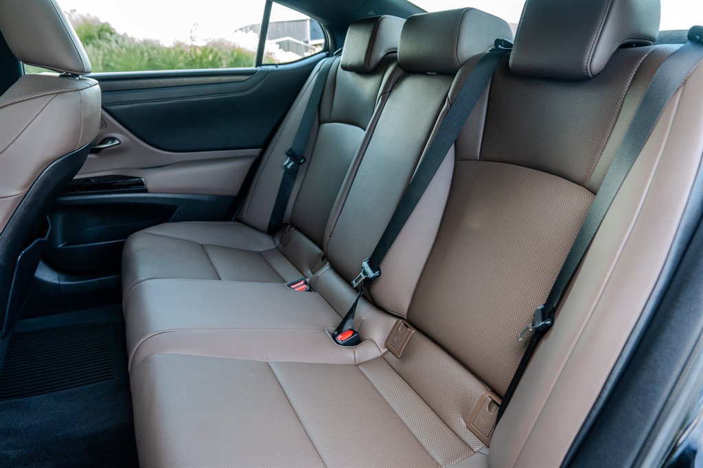 Used 2023 Lexus ES 350 w/ Premium Package FWD image 29