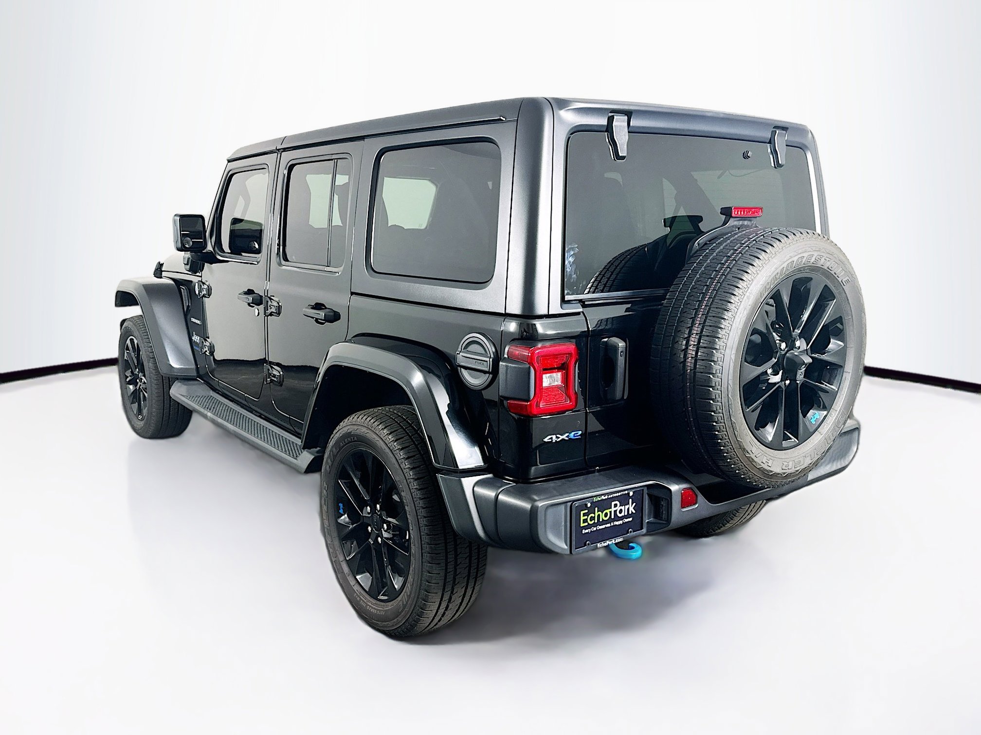 Used 2023 Jeep Wrangler Sahara w/ Cold Weather Group AWD/4WD image 5