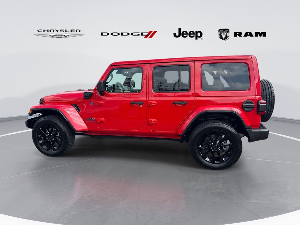 Used 2025 Jeep Wrangler Unlimited Sahara w/ Safety Group AWD/4WD image 2