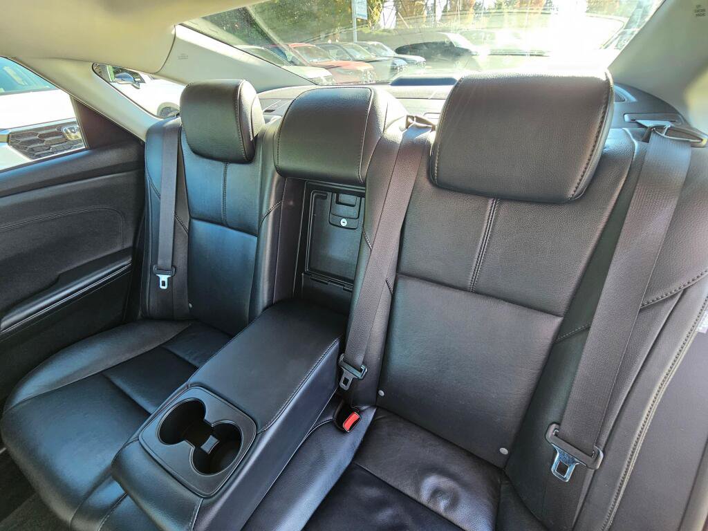Used 2017 Toyota Avalon XLE w/ Carpet Mat Package FWD image 19