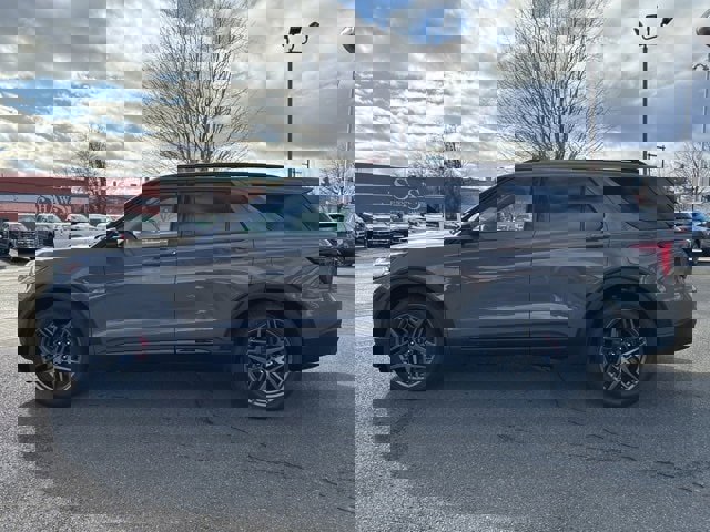 New 2026 Ford Explorer ST w/ Sun And Sound Package image 6