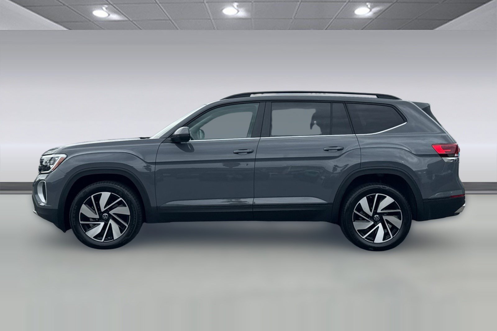 Used 2026 Volkswagen Atlas SE AWD/4WD image 2