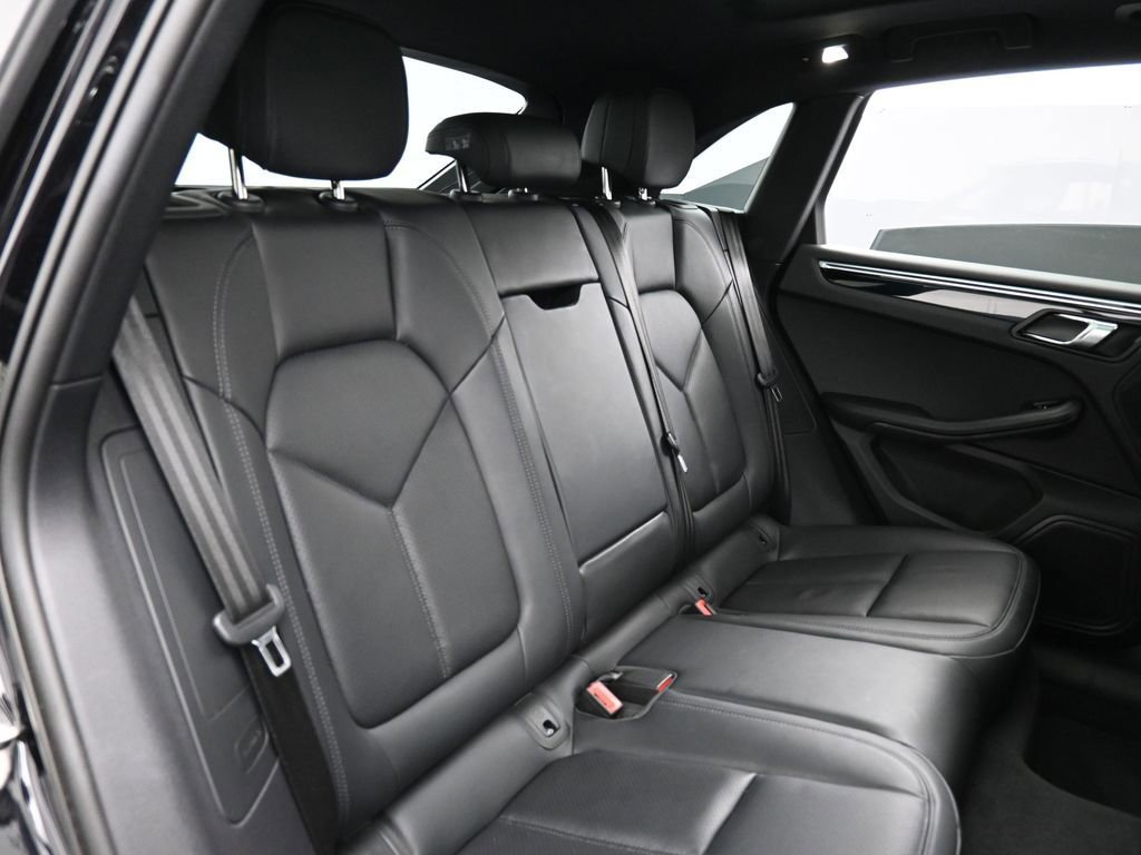 Certified 2023 Porsche Macan Turbo image 26