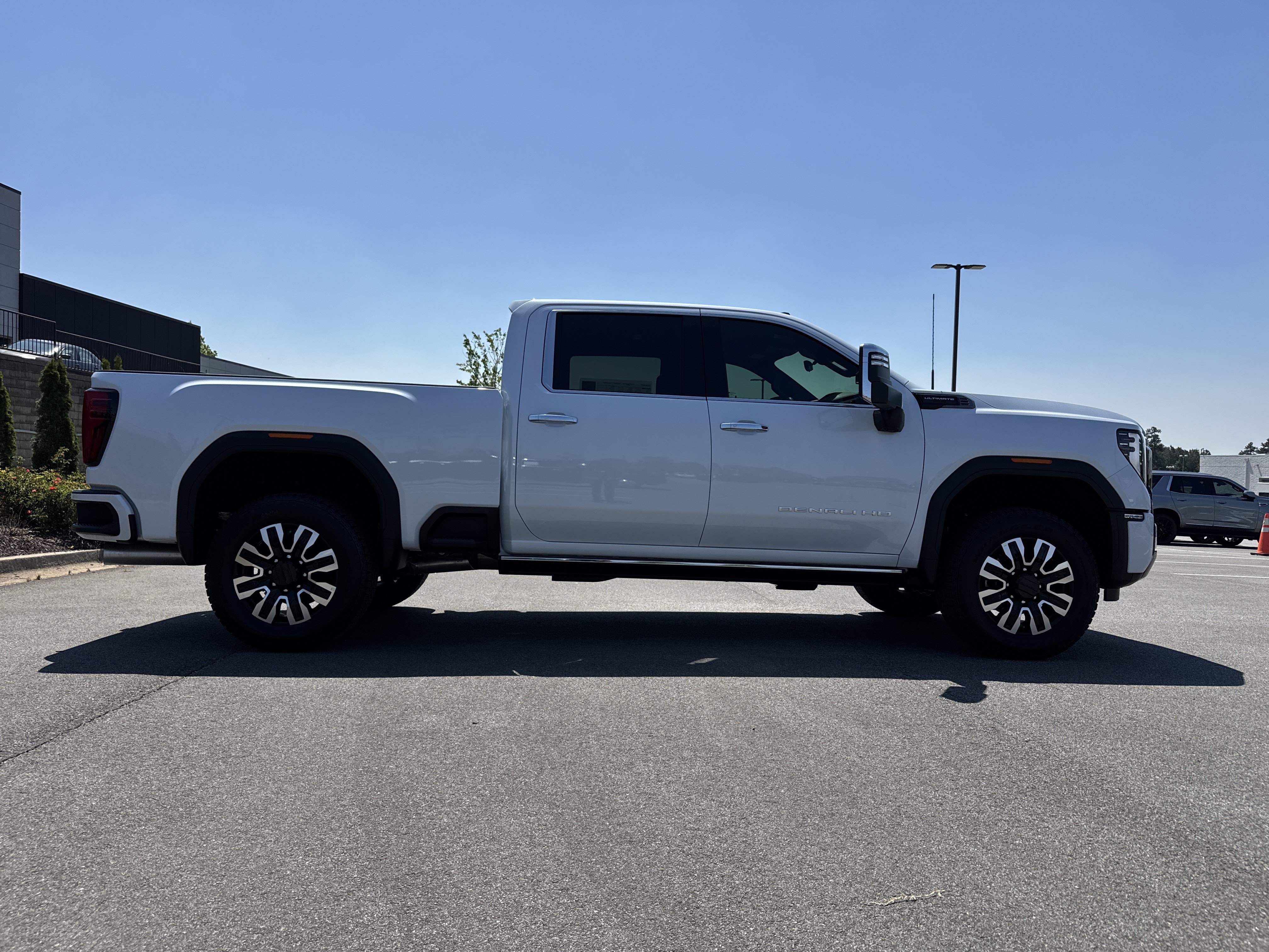 New 2026 GMC Sierra 2500 Denali Ultimate AWD/4WD image 11