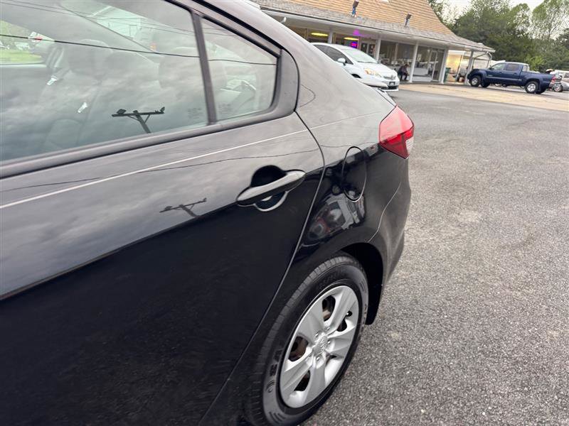Used 2018 Kia Forte LX image 11
