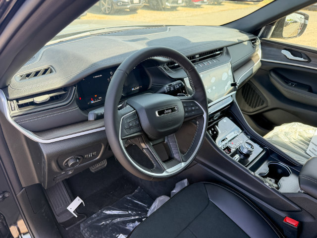 New 2026 Jeep Grand Cherokee Altitude AWD/4WD image 11
