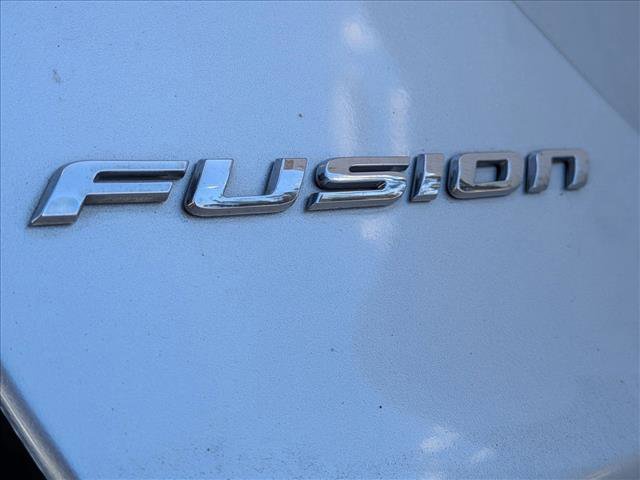 Used 2016 Ford Fusion SE image 3