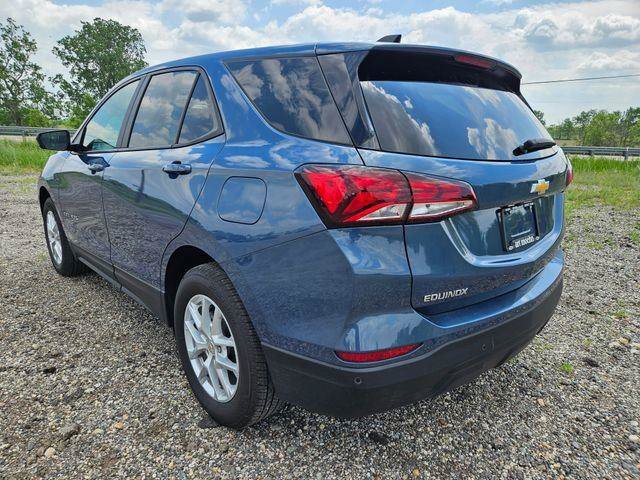 Used 2024 Chevrolet Equinox LS w/ LS Convenience Package AWD/4WD image 5