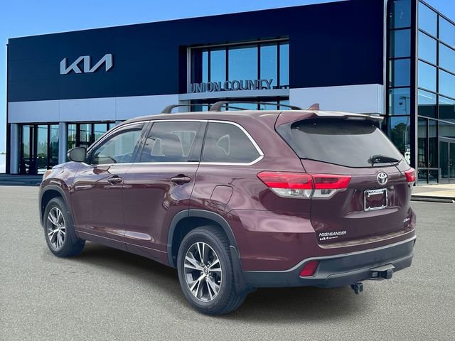 Used 2017 Toyota Highlander Plus image 3