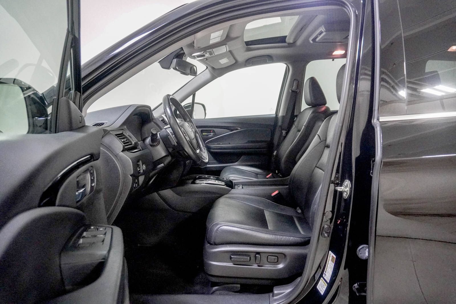 Used 2016 Honda Pilot Elite image 21