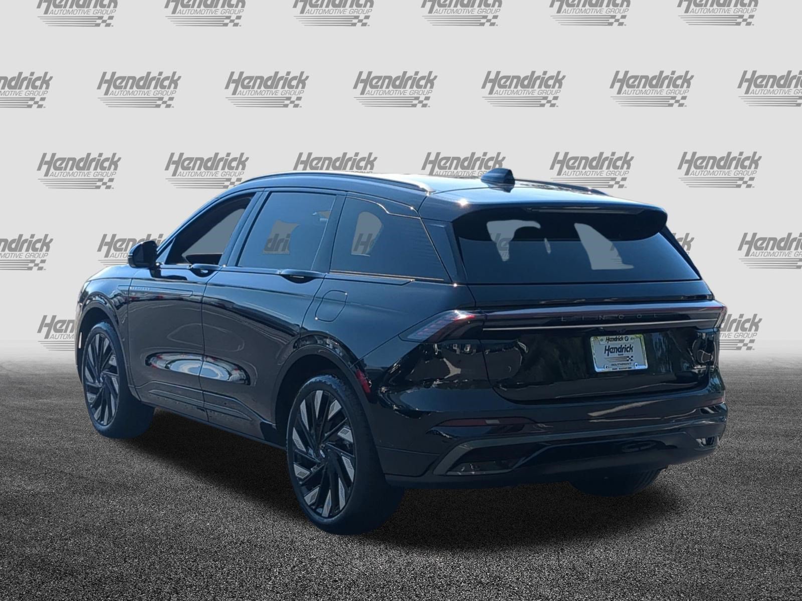 Used 2025 Lincoln Nautilus Reserve w/ Jet Appearance Package AWD/4WD image 8