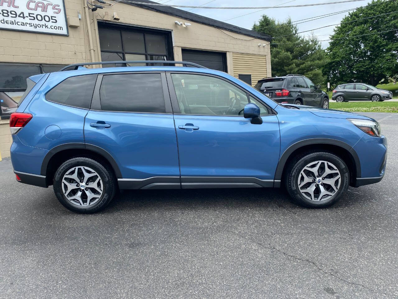 Used 2019 Subaru Forester Premium w/ All-Weather Package AWD/4WD image 2