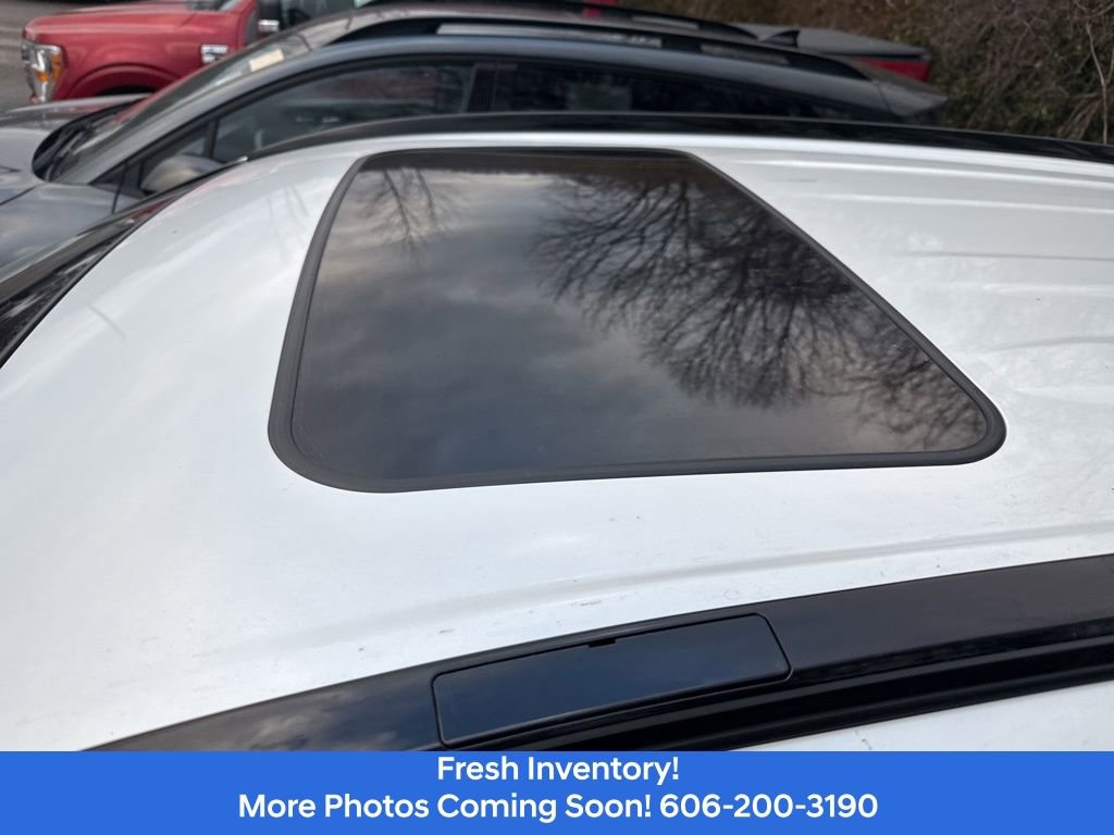 Used 2024 Toyota RAV4 XLE Premium image 11