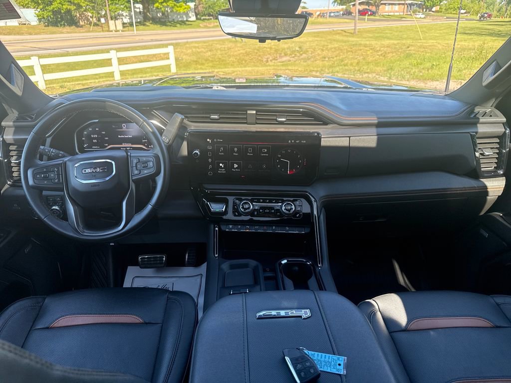 Used 2024 GMC Sierra 2500 AT4 w/ AT4 Premium Plus Package AWD/4WD image 5