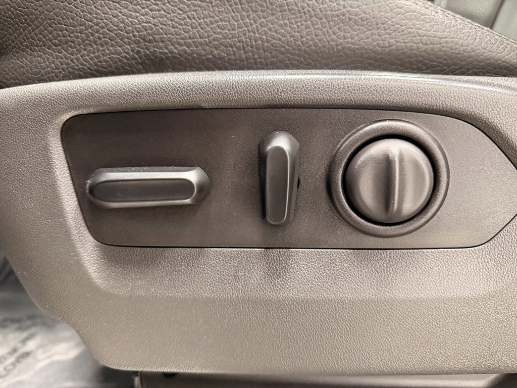 Used 2021 GMC Sierra 3500 Denali w/ Denali Black Diamond Edition image 34