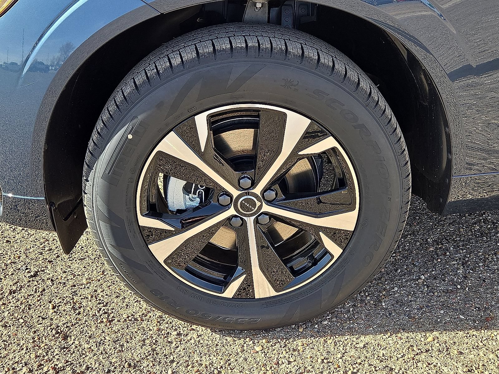 New 2026 Volvo XC60 B5 Core AWD/4WD image 30
