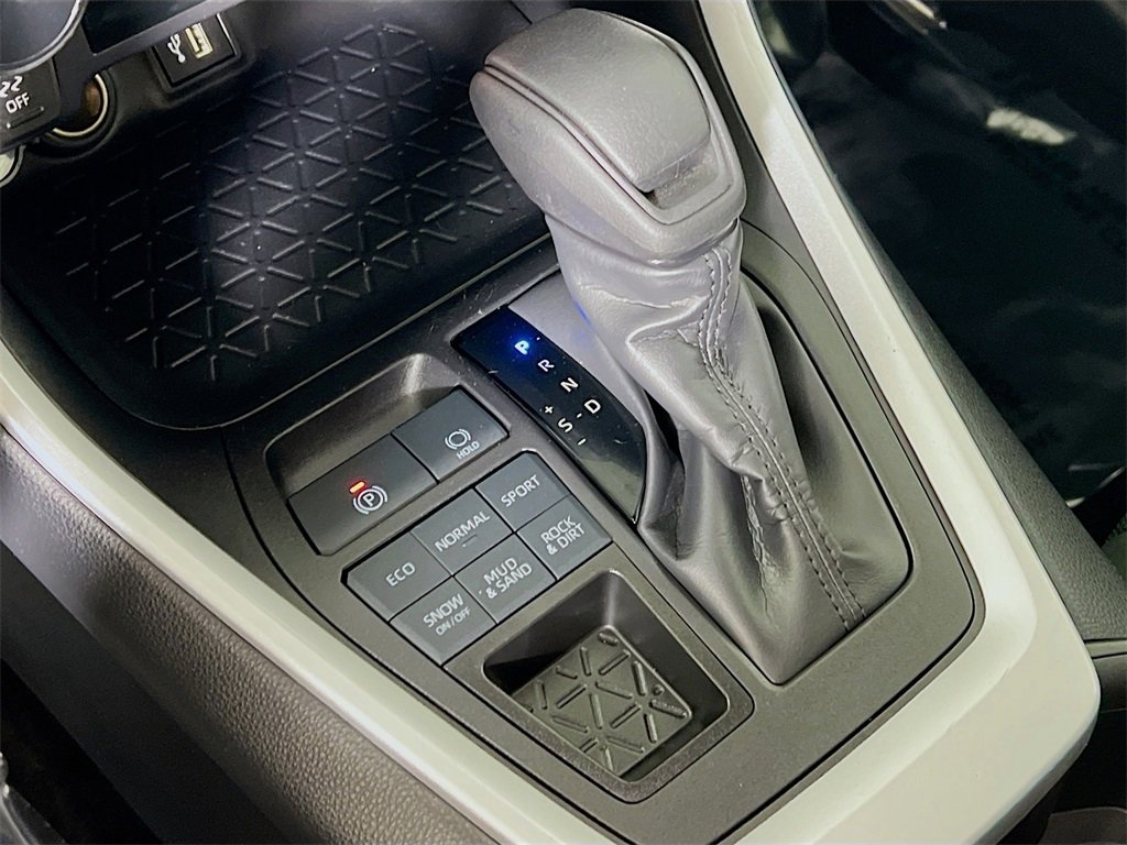 Certified 2025 Toyota RAV4 LE image 16